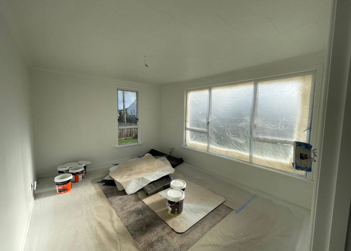  at 27 Acourt Street, Hawera