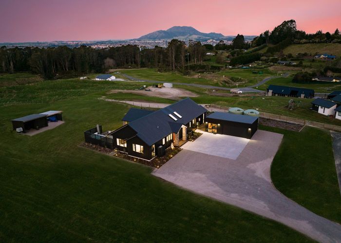  at 5 Vickers Way, Acacia Bay, Taupo