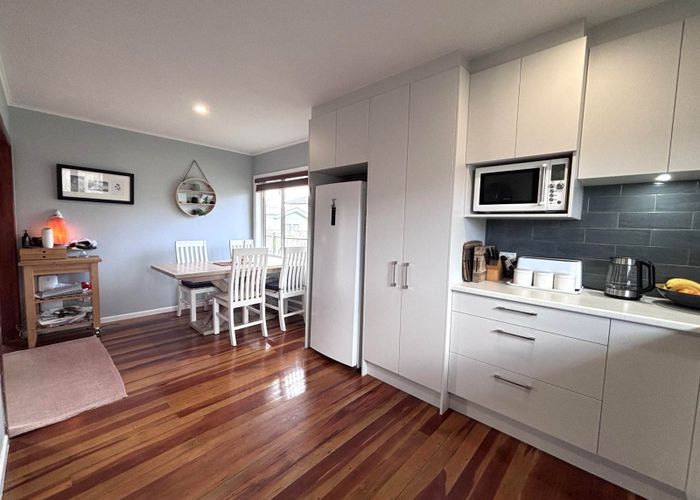  at 16 MacKenzie Street, Te Atatu South, Waitakere City, Auckland