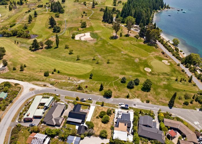  at 8 Grove Lane, Kelvin Heights, Queenstown