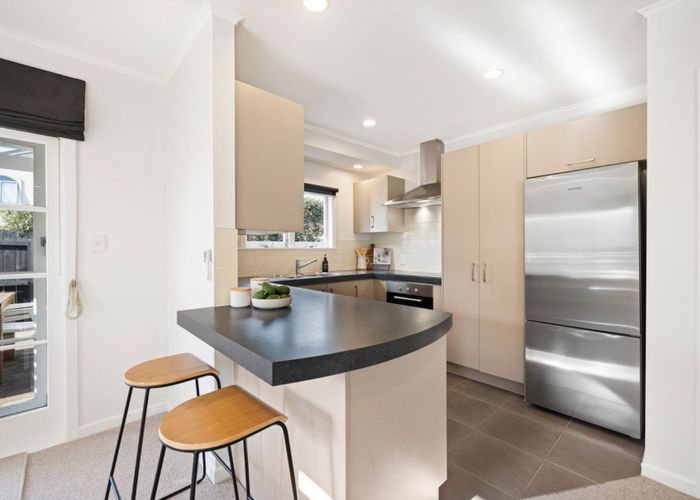  at 1/5 HOHERIA ROAD, Onehunga, Auckland