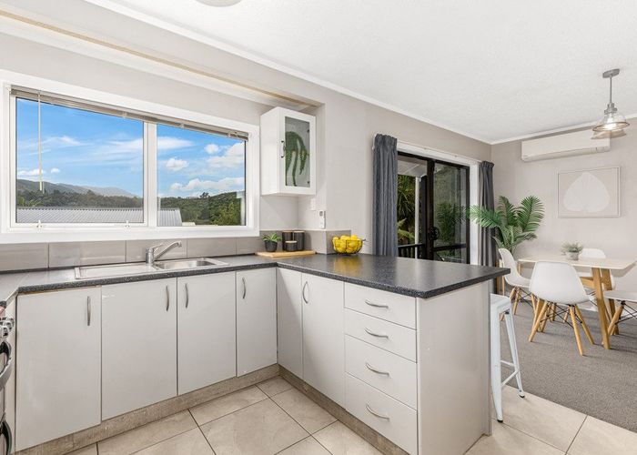  at 16 Crystal Grove, Birchville, Upper Hutt, Wellington