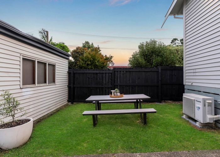  at 1584 Great North Road, Waterview, Auckland City, Auckland