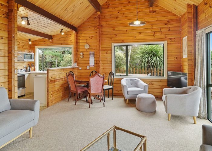  at 8 Buxton Place, Gore Bay