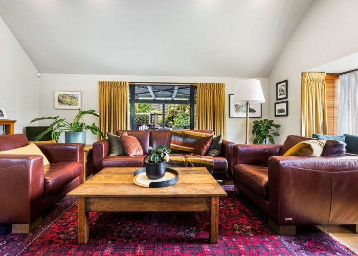  at 2 Emerald Lane, Cashmere, Christchurch