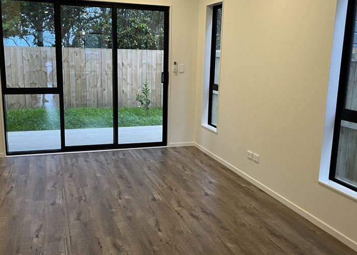  at 10/241 Don Buck Road, Massey, Waitakere City, Auckland