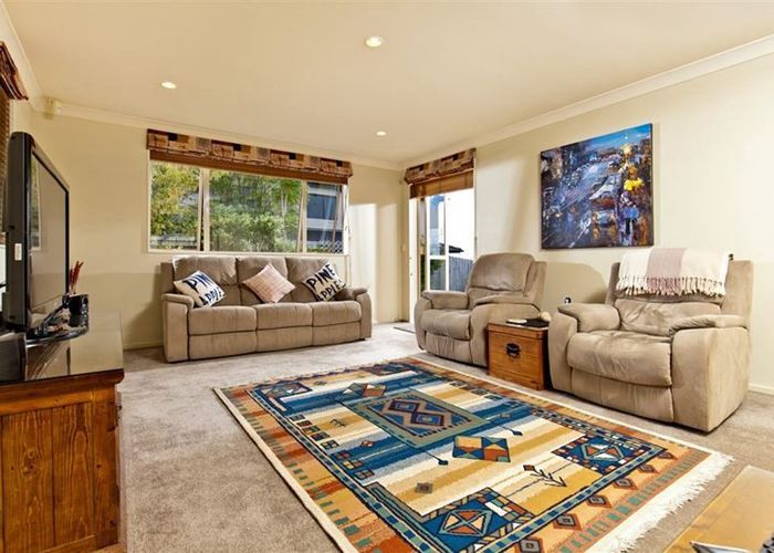  at 35 Sapperton Drive, Henderson, Auckland