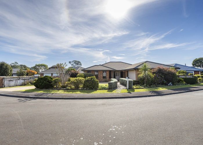  at 6 Royal Heights, Glen Avon, New Plymouth, Taranaki