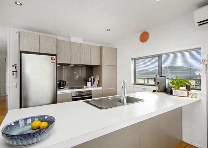  at 11 Otonga Heights, Maungaraki, Lower Hutt, Wellington