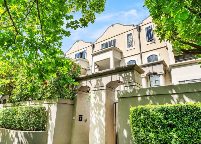  at 2/9 Balfour Road, Parnell, Auckland