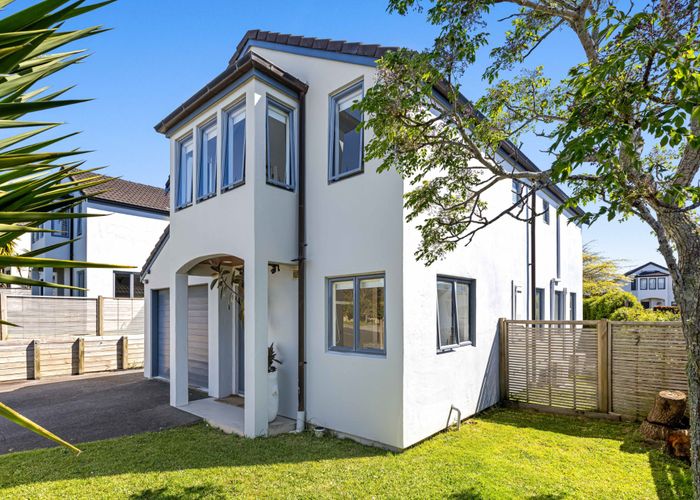  at 4/48 Schnapper Rock Road, Schnapper Rock, North Shore City, Auckland