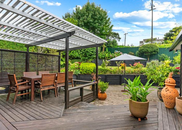  at 8 Jeanette Place, Mairangi Bay, North Shore City, Auckland