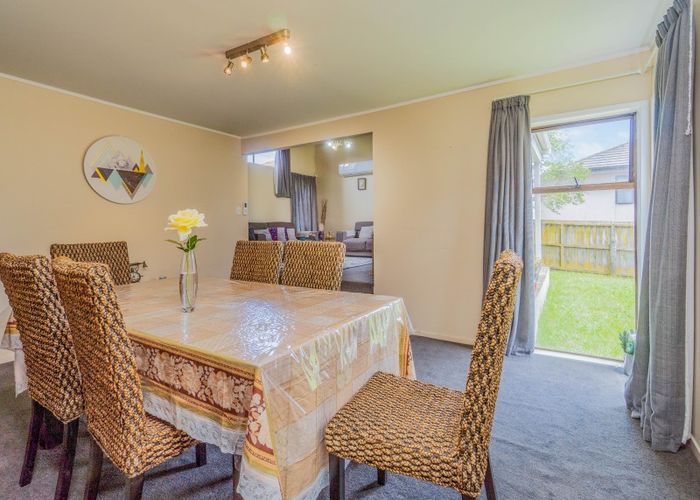  at 2/493 Richardson Road, Mount Roskill, Auckland