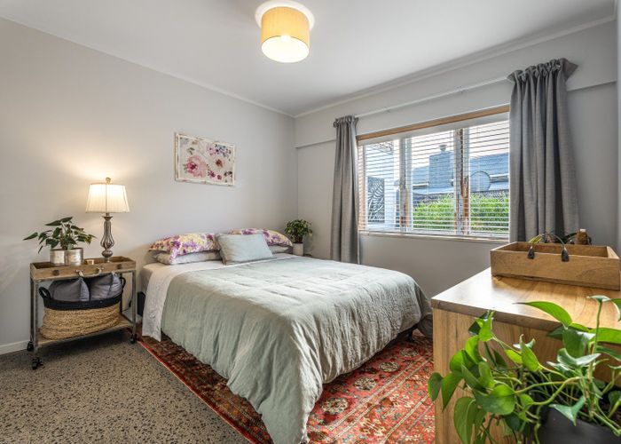  at 2/66 Fowlds Avenue, Sandringham, Auckland City, Auckland