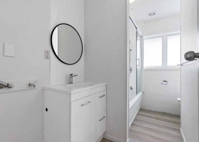  at 2/24 Sherbourne Road, Mount Eden, Auckland City, Auckland