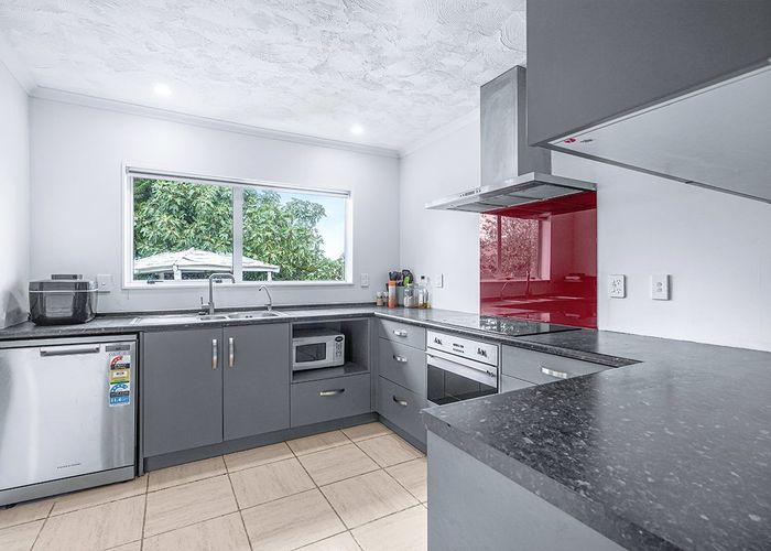  at 31 Hastings Place, Hamilton Lake, Hamilton
