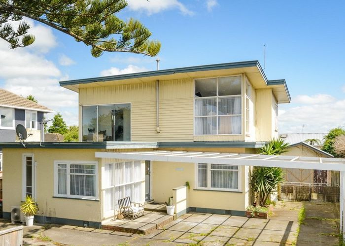  at 9 Featherston Street, Takaro, Palmerston North