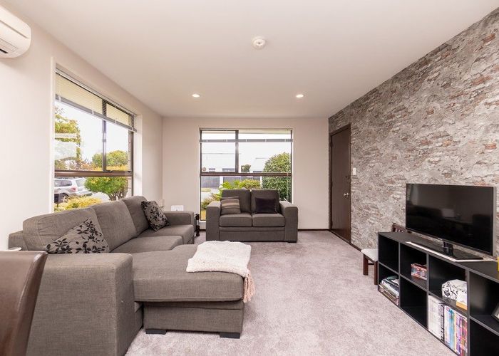  at 2/16 Veitches Road, Casebrook, Christchurch