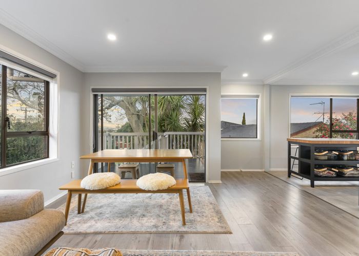  at 2/42 Raleigh Road, Northcote, Auckland