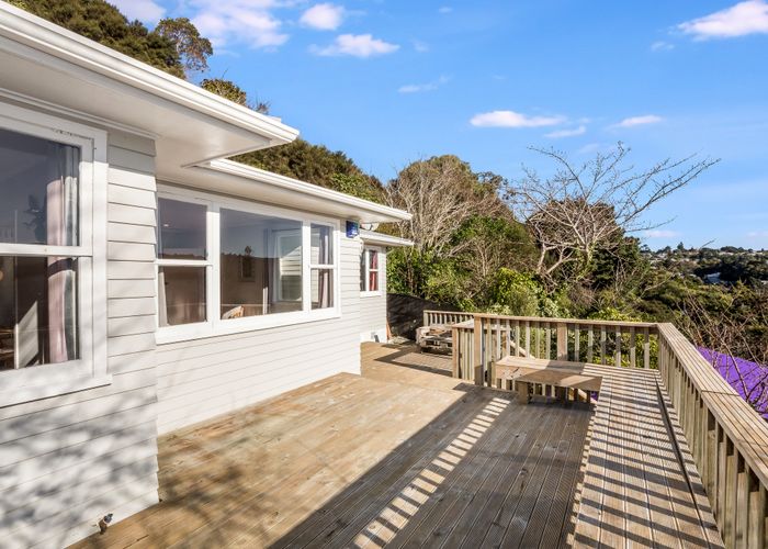  at 16 Manor Drive, Stokes Valley, Lower Hutt