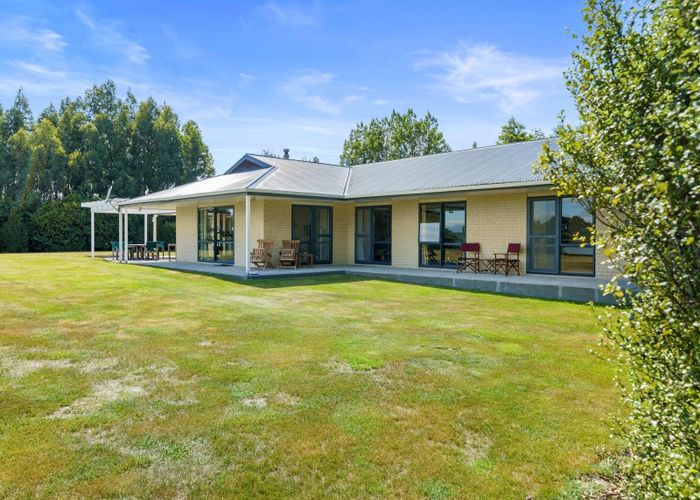 Free property data for 12 Hawkins Drive, Martinborough homes.co.nz