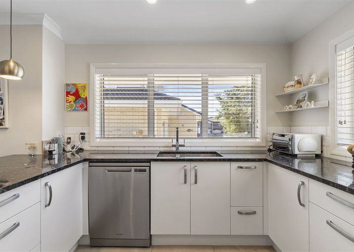  at 2/67 Nelson Street, Howick, Auckland