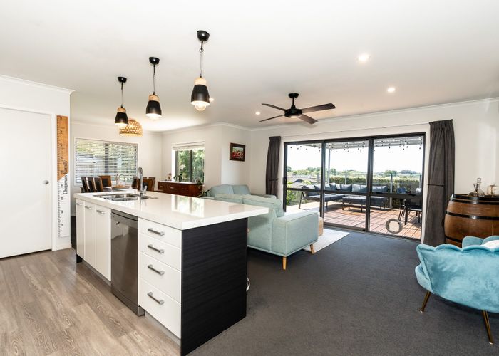  at 25 Sylvester Crescent, Flagstaff, Hamilton