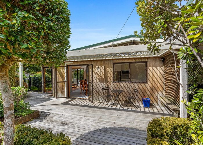  at 1/16 Arran Road, Browns Bay, North Shore City, Auckland