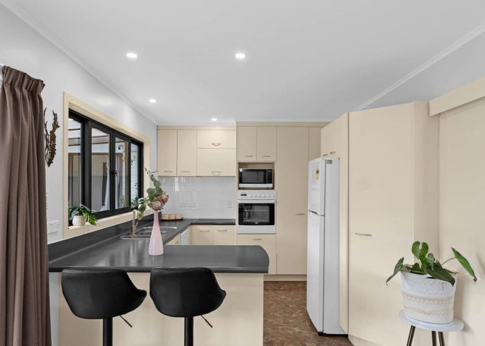  at 7 Golf Road, New Lynn, Waitakere City, Auckland
