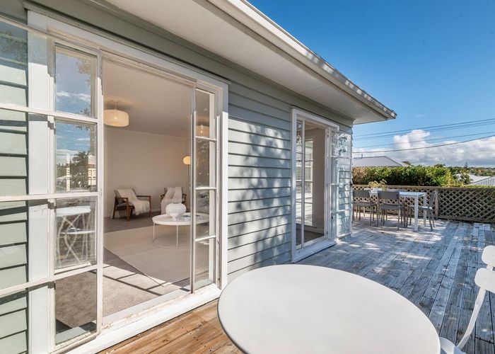  at 6 Alma Road, Milford, Auckland