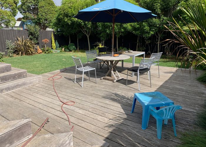  at 210 Pilkington Road, Point England, Auckland