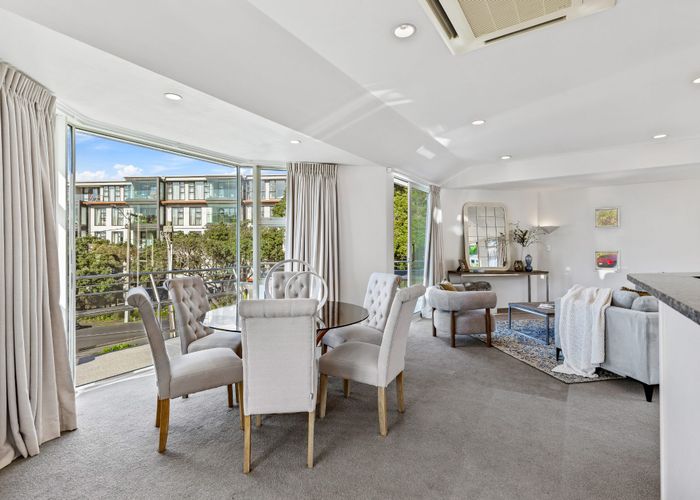  at 3 Valley Road, Browns Bay, North Shore City, Auckland