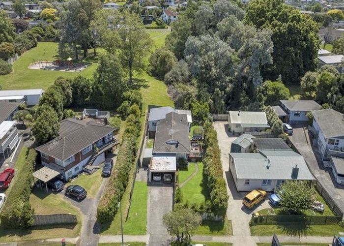  at 2/55 Ennis Avenue, Pakuranga Heights, Manukau City, Auckland