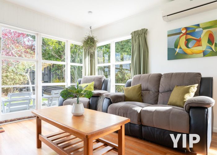  at 36 Batchelor Street, Newlands, Wellington