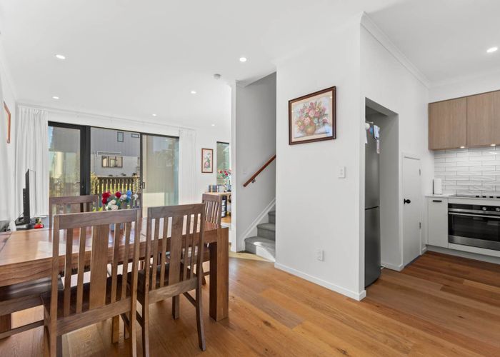  at 32 Waipuhinui Way, Manukau, Manukau City, Auckland