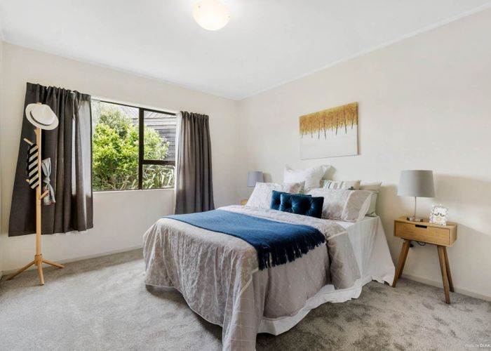  at 5/7 Vera Road, Te Atatu South, Auckland