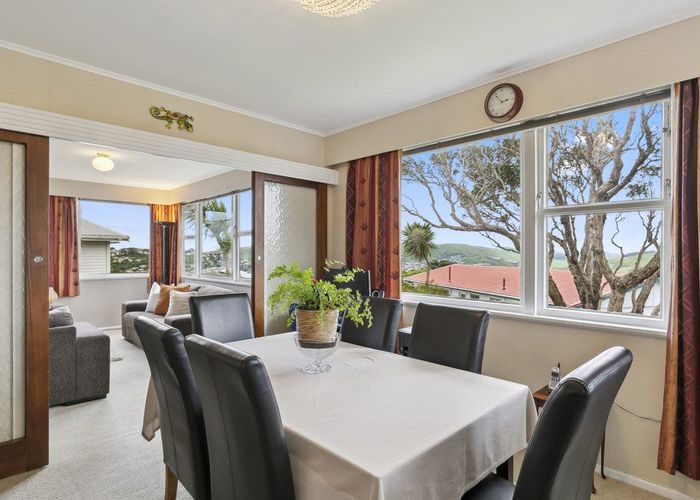  at 39 Carluke Street, Paparangi, Wellington