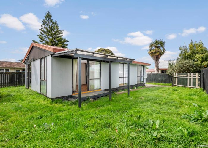  at 2/16 Cameron Place, Ranui, Auckland