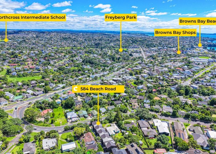  at 584 Beach Road, Rothesay Bay, North Shore City, Auckland