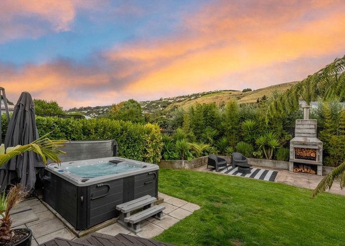  at 21 Van Asch Street, Sumner, Christchurch City, Canterbury