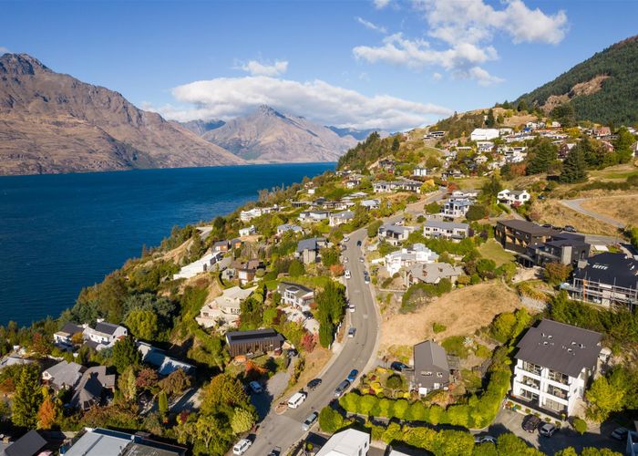  at 6 Aspen Grove, Fernhill, Queenstown