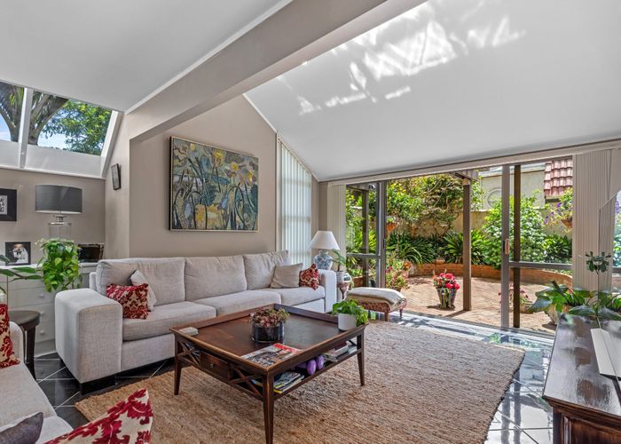  at 2/9 Cobblestone Lane, Hillcrest, North Shore City, Auckland