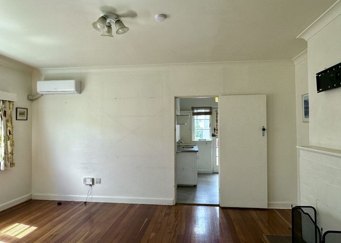  at 2/75 Valley Road, Mount Eden, Auckland City, Auckland