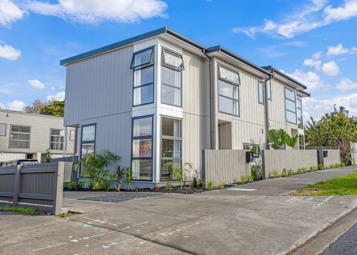  at 2/129 Richardson Road, Mount Albert, Auckland City, Auckland