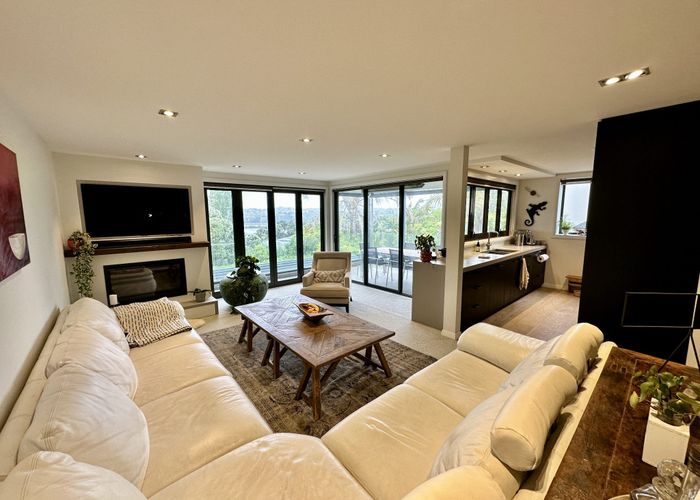  at 2/18 Tuhaere Street, Orakei, Auckland