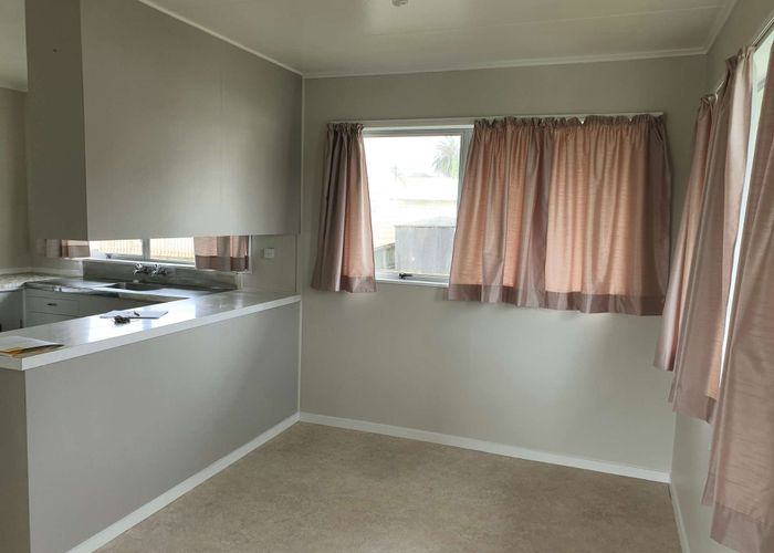  at 2/35 Paramu Ave, Birkdale, North Shore City, Auckland