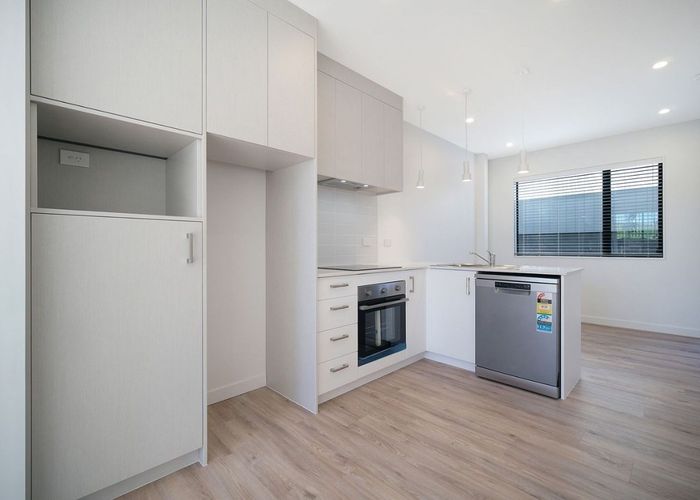  at 6/150 Royal Road, Massey, Waitakere City, Auckland