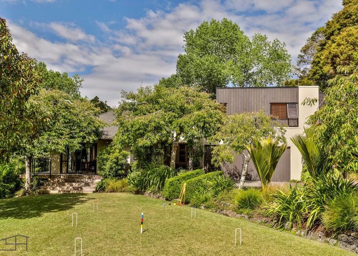 at 728B South Titirangi Road, Titirangi, Auckland