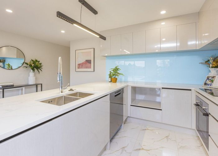  at 10/14 Tomuri Place, Mount Wellington, Auckland City, Auckland