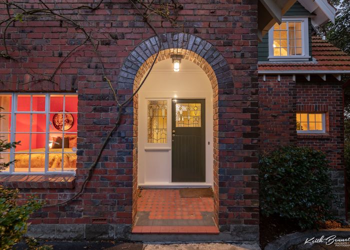  at 86 Bolton Street, Kelburn, Wellington